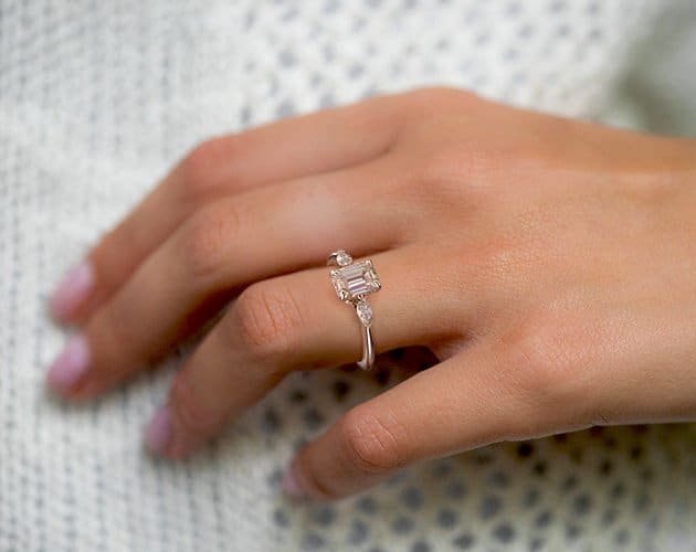 You are currently viewing Rectangle Engagement Rings: Elegance for Every Event