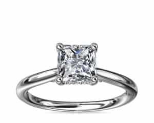 Read more about the article Natural Engagement Rings vs Lab-Grown