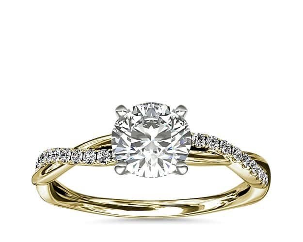 You are currently viewing Gold Engagement Rings for Women: A Symbol of Eternal Warmth