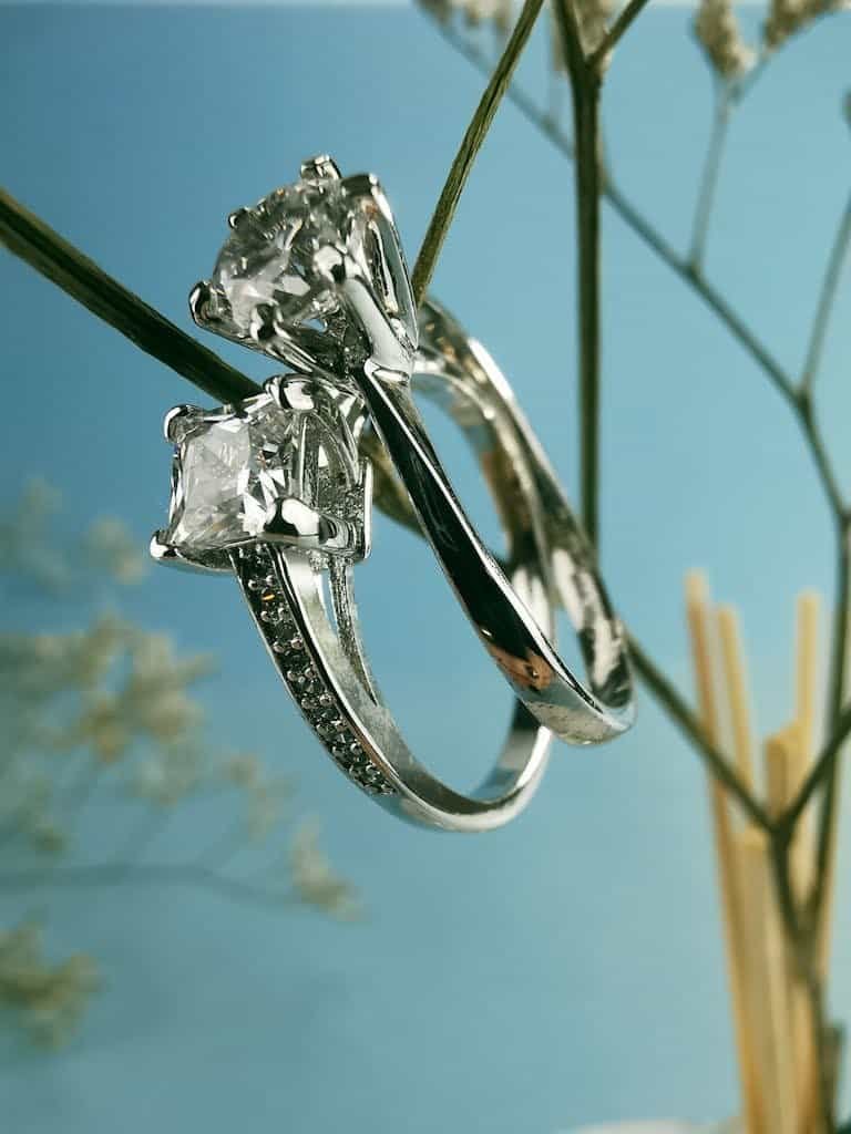 Read more about the article Silver Engagement Rings: Chic, Affordable, Versatile